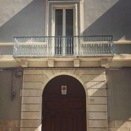Palazzo Romanelli B&B Trani Exterior photo