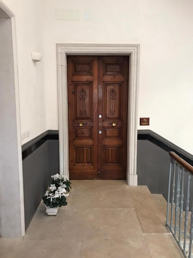 Palazzo Romanelli B&B Trani Exterior photo