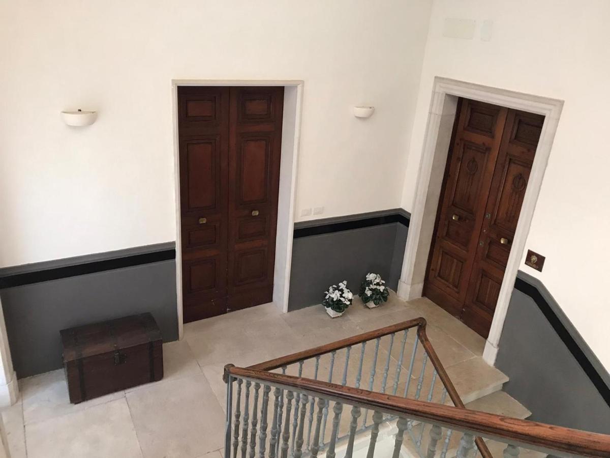 Palazzo Romanelli B&B Trani Exterior photo