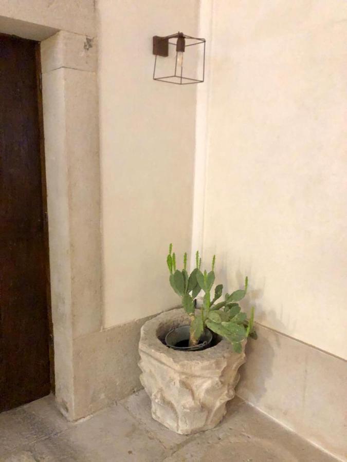 Palazzo Romanelli B&B Trani Exterior photo