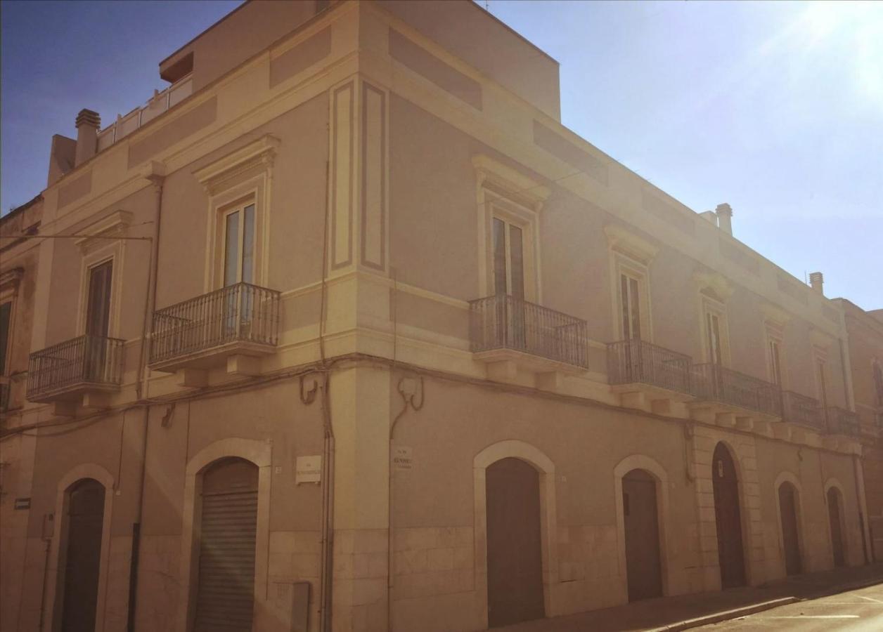 Palazzo Romanelli B&B Trani Exterior photo